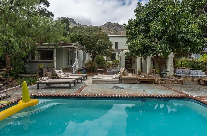 8 Bedroom Property for Sale in Hout Bay Western Cape
